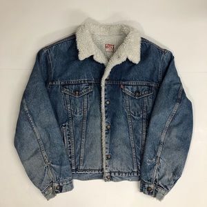 VINTAGE Levi’s Sherpa denim jacket